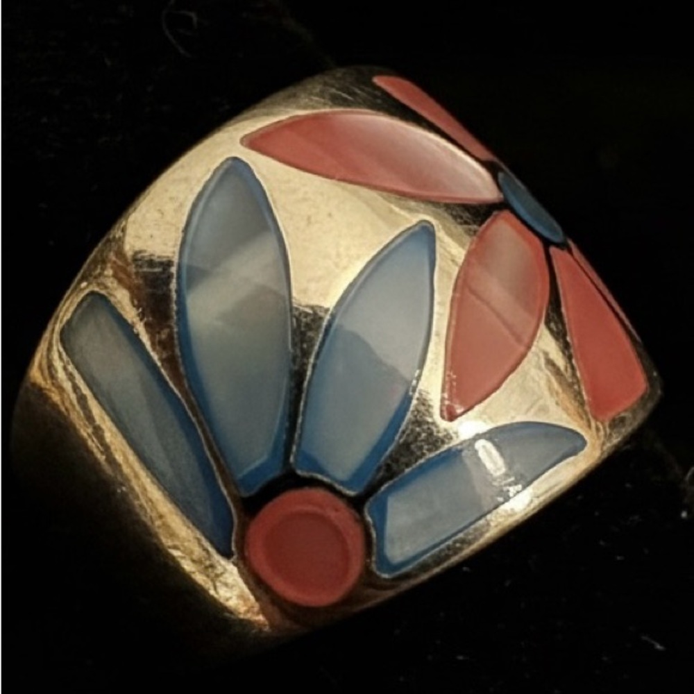 Floral inlay mother of pearl sterling silver Ring
